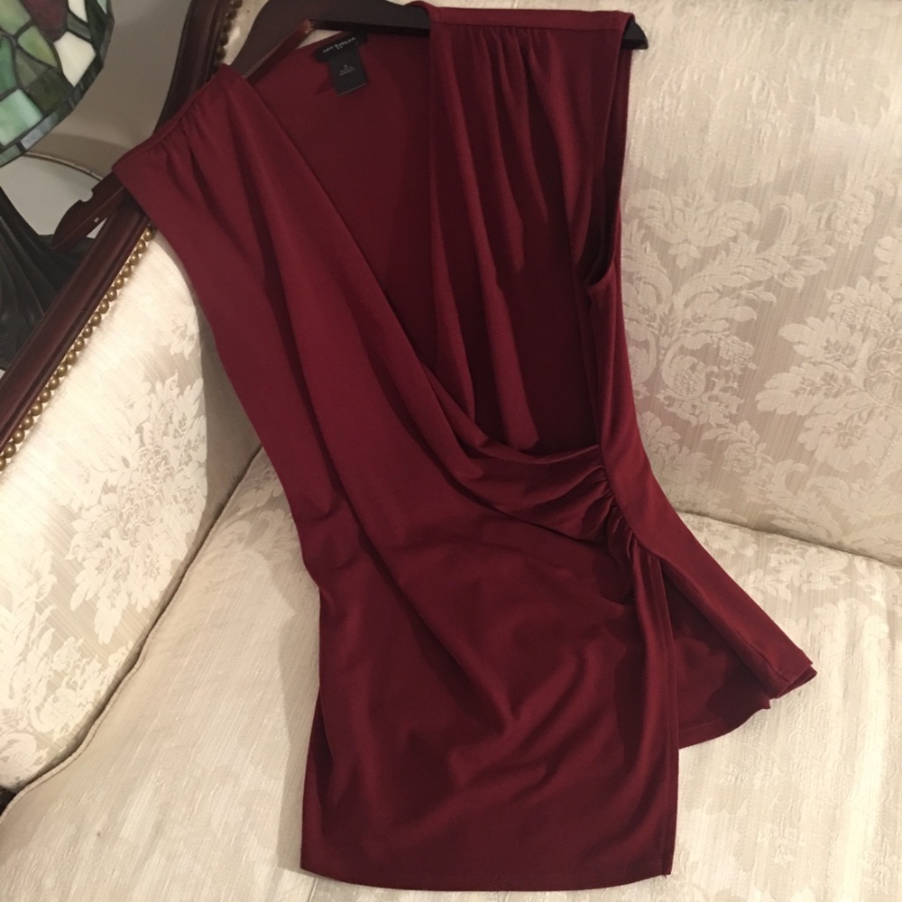 Ann Taylor Sleeveless V-Neck Top EUC Small